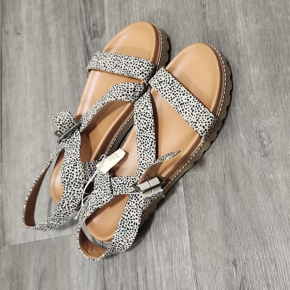 NWT Universal Thread Annika Platform Strap sandals size 10 - Picture 4 of 7